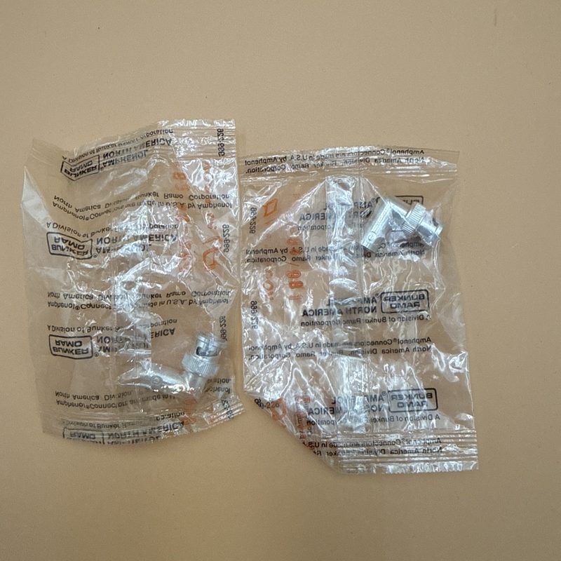 Электронный компонент Amphenol 554-84