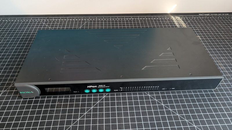 IIoT-устройство Moxa 5650-16/US