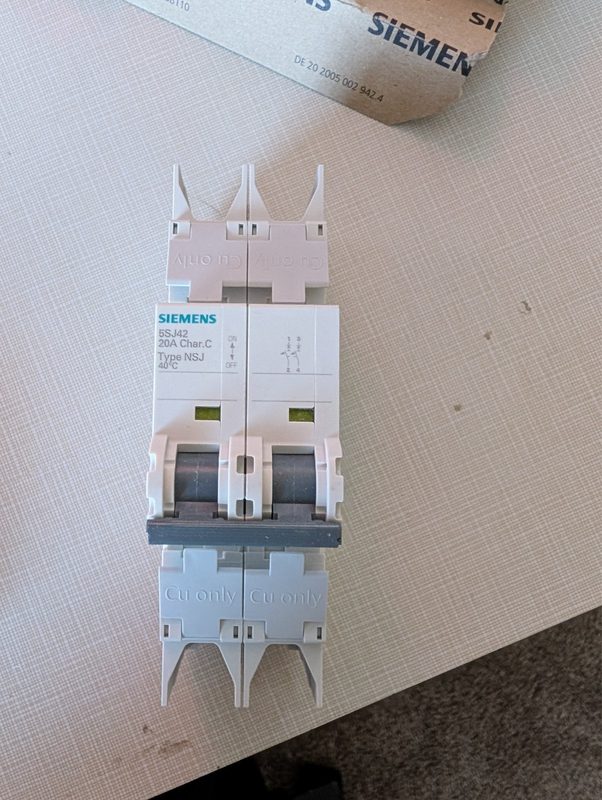 Автоматический выключатель Siemens 5SJ4220-7HG42