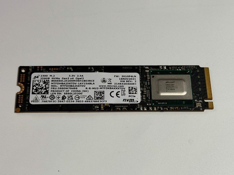 SSD-накопитель Micron 5SS0W79496
