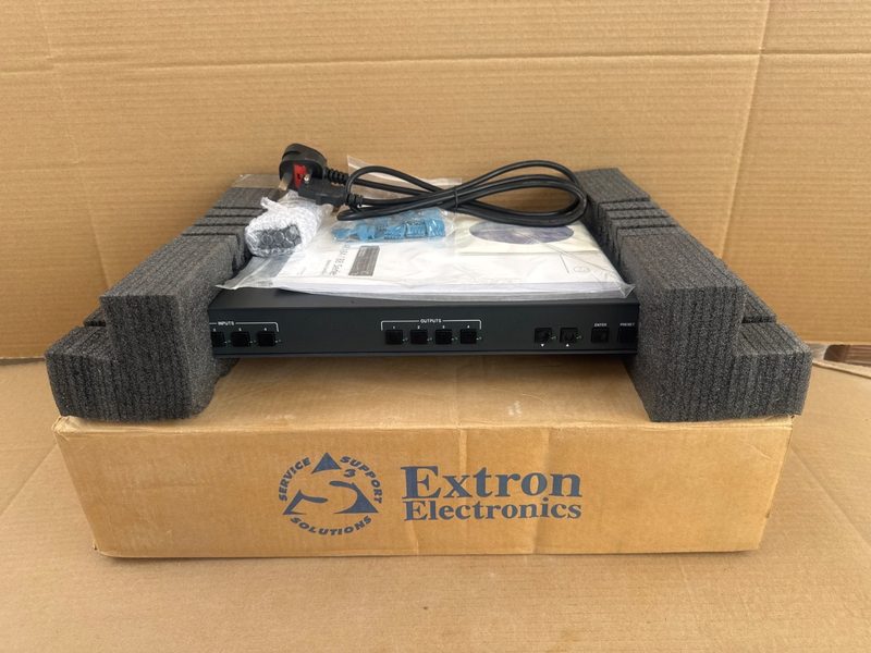 Матричный коммутатор Extron 60-553-21