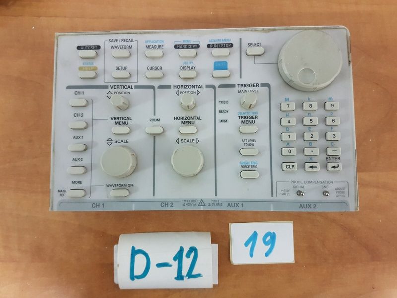 Осциллограф Tektronix 671-2469-02