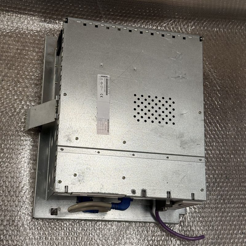 Промышленный компьютер Siemens 6AG7011-0AA00-0AE0