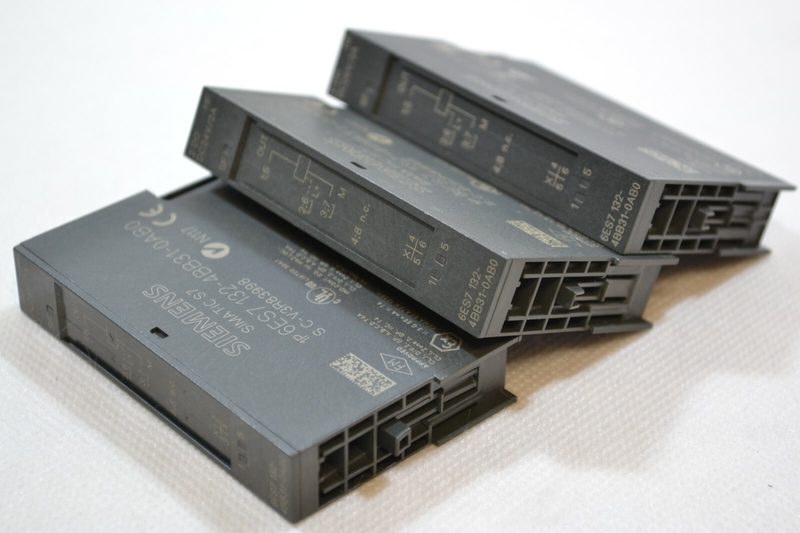 Модуль ввода-вывода Siemens 6ES7132-4BB31-0AB0