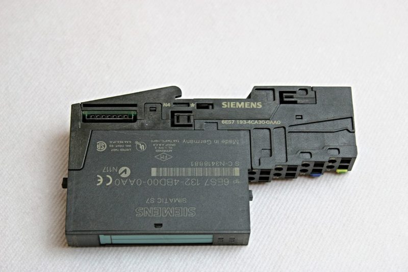 Модуль ввода-вывода Siemens 6ES7132-4BD00-0AA0