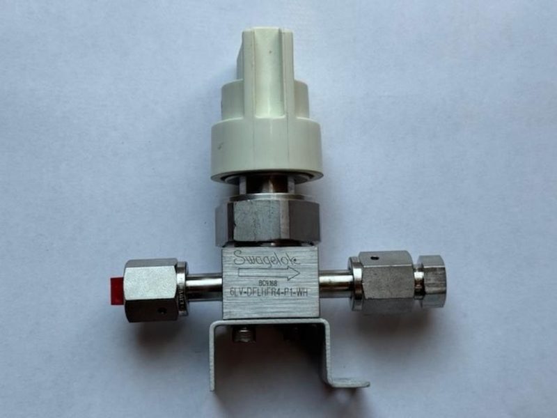 Клапан Swagelok 6LV-DFLHFR4-P1-WH