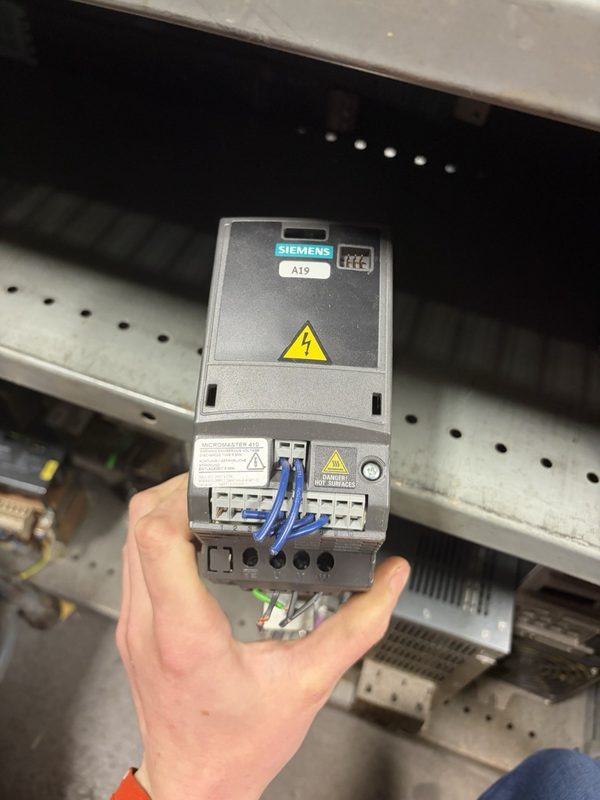 Частотный преобразователь Siemens 6SE6410-2BB11-2AA0