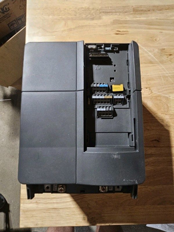 Частотный преобразователь Siemens 6SE6420-2UD25-5CA1