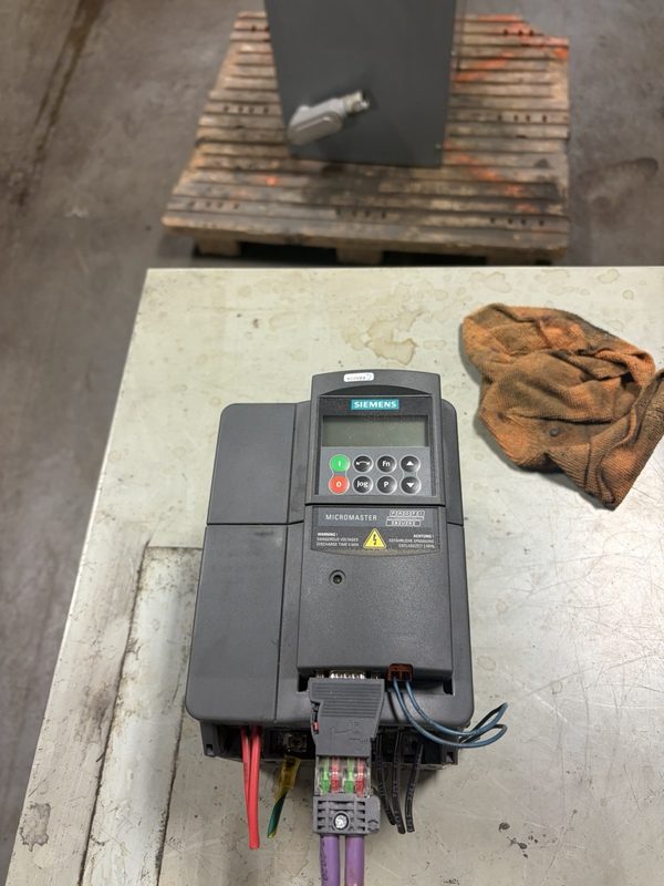 Частотный преобразователь Siemens 6SE6440-2AB22-2BA1