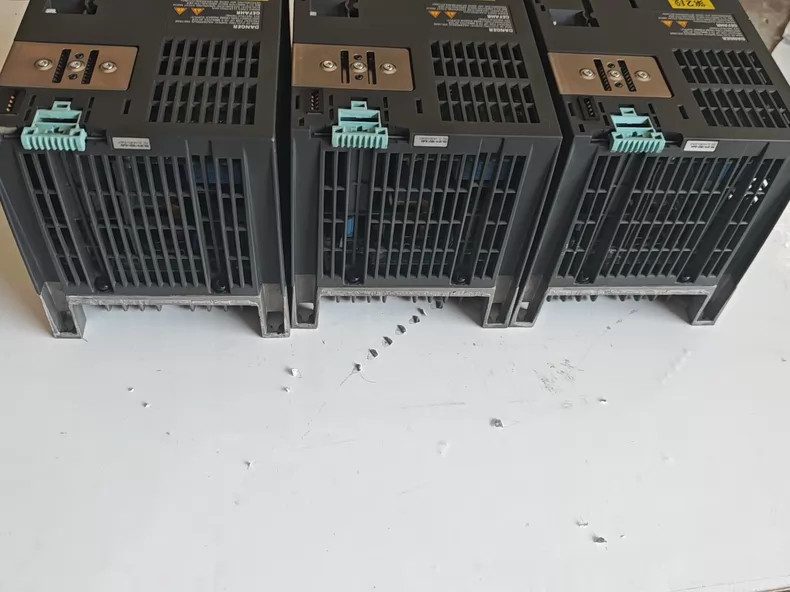 Частотный преобразователь Siemens 6SL3210-1SE21-0UA0