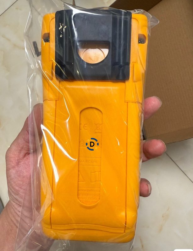 Калибратор Fluke 725S