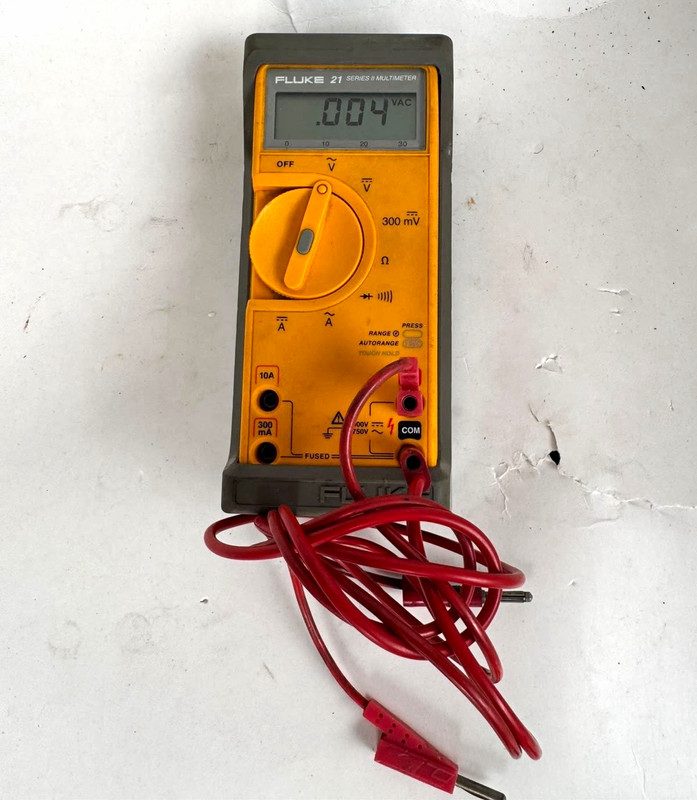 Мультиметр Fluke 750V