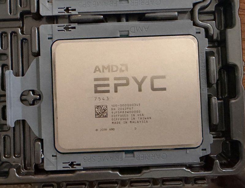 Процессор AMD 7543