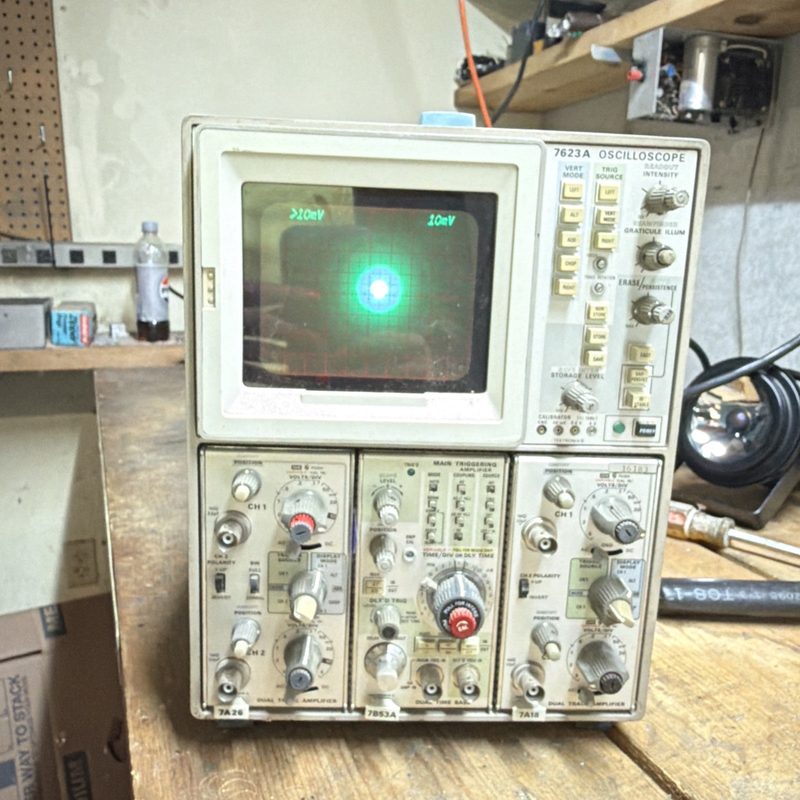 Анализатор спектра Tektronix 7623A