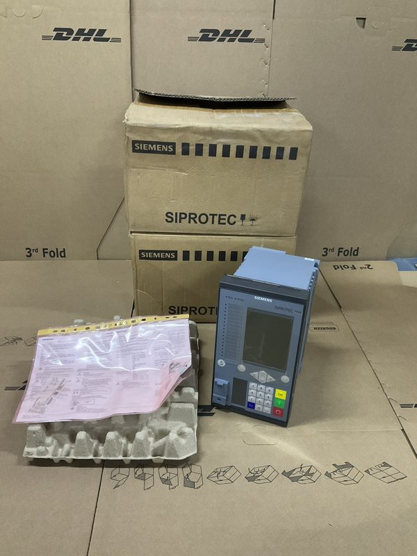 Реле защиты Siemens 7SJ8200-2CB40-0AA0-Z