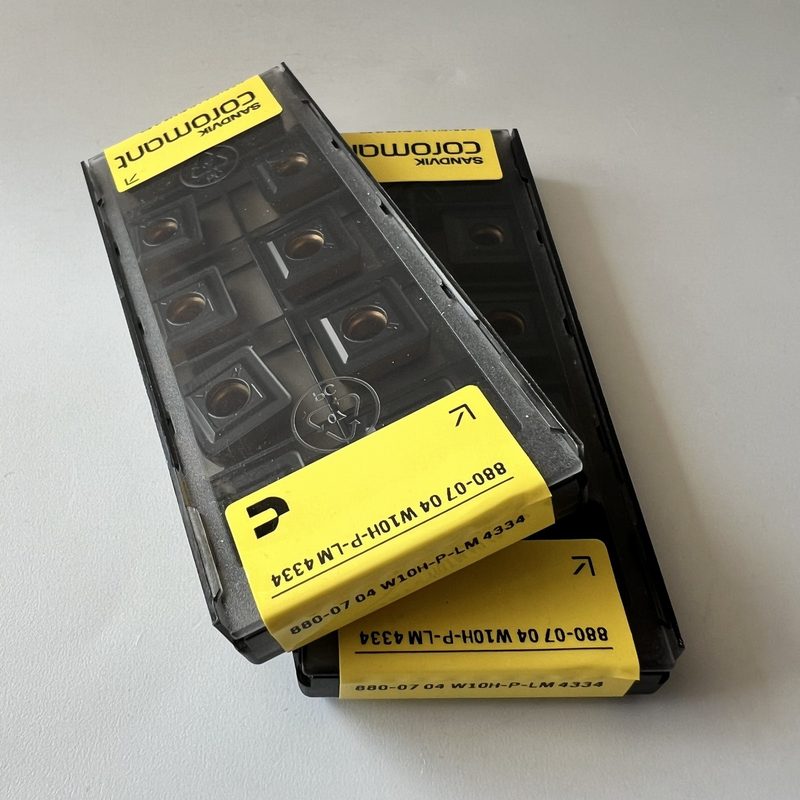 Режущий инструмент Sandvik 880-0704W10H-P-LM