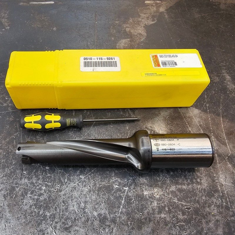 Режущий инструмент Sandvik 880-D3100L40-04
