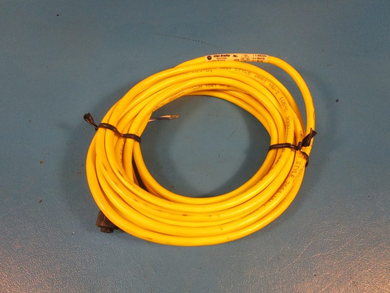 Соединительный кабель Allen-Bradley 889D-F4AC-5
