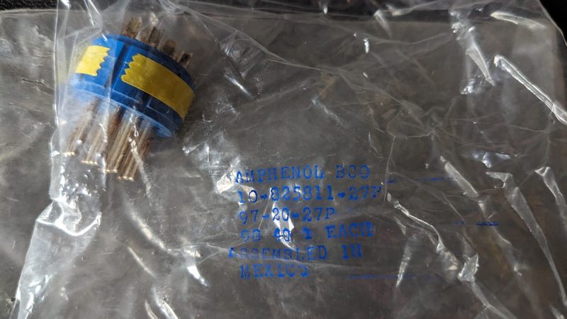 Разъём Amphenol 97-20-27P