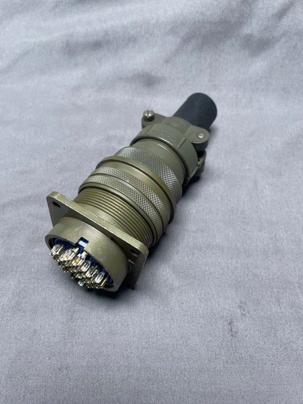 Разъём Amphenol 97-3102E