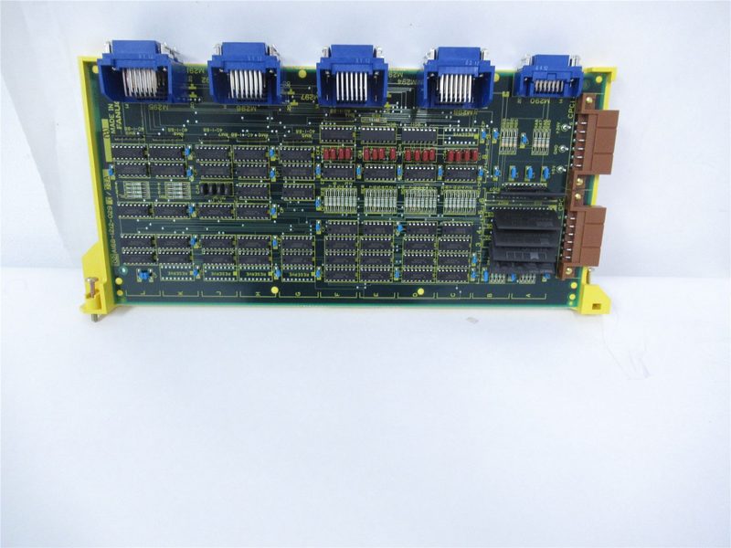 Робот FANUC A16B12120290
