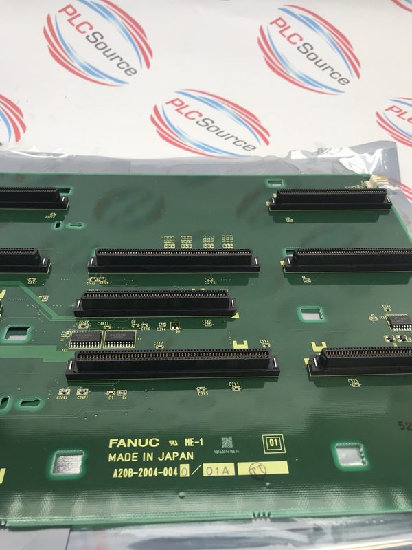 Робот FANUC A20B-2004-0040