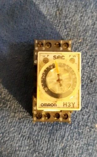Колодка реле Omron AC100-120V