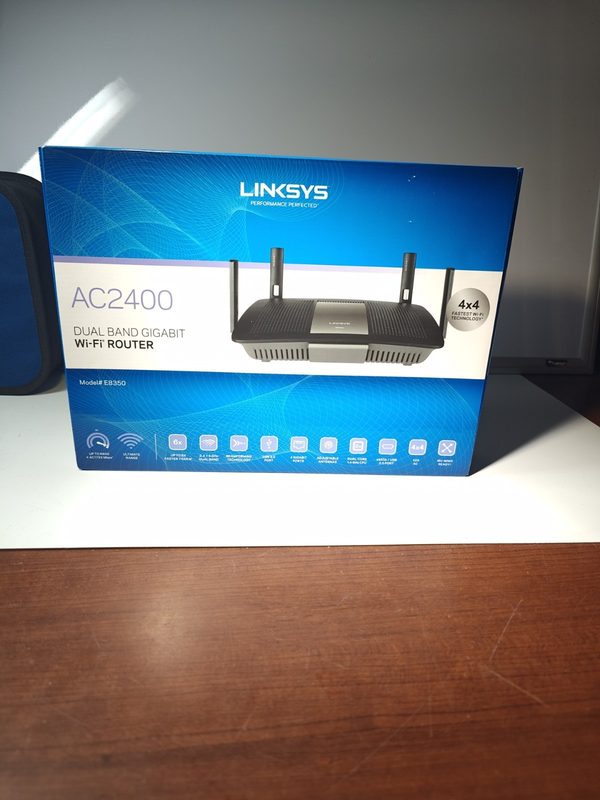 Маршрутизатор Linksys AC2400