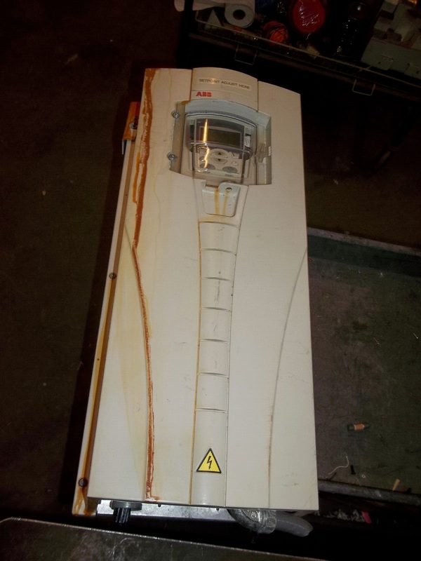 Частотный преобразователь ABB ACS550-U1-038A-4+B055