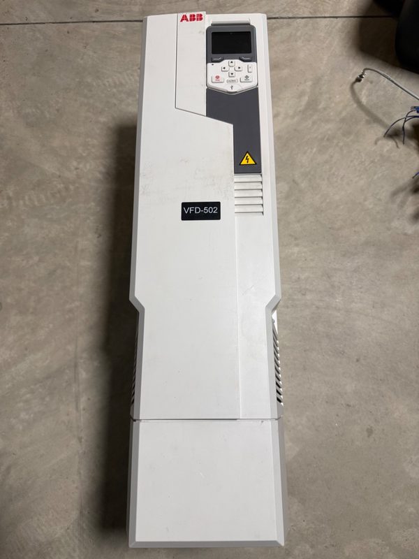 Частотный преобразователь ABB ACS580-01-096A-4