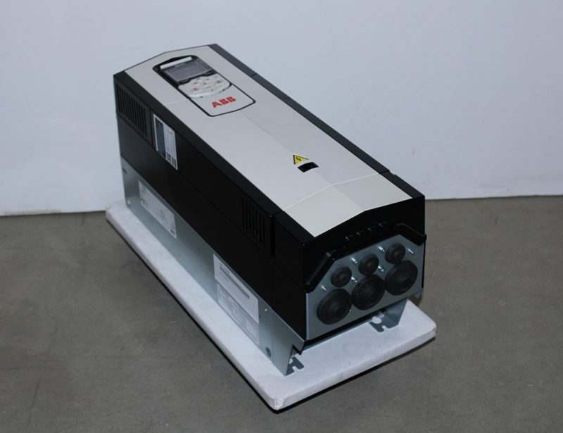 Частотный преобразователь ABB ACS880-01-040A-5
