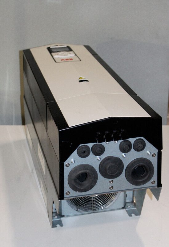 Частотный преобразователь ABB ACS880-01-084A-7