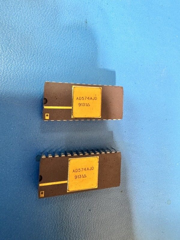 Микросхема Analog Devices AD574AJD