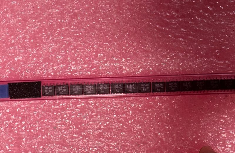 Микросхема Analog Devices AD818AR