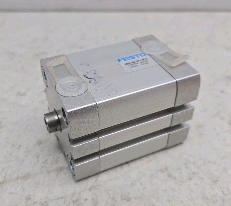 Пневмоцилиндр Festo ADN-40-30-I-P-A