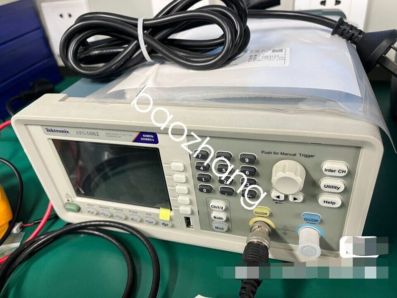 Генератор сигналов Tektronix AFG1062