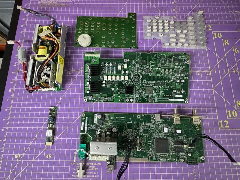 Генератор сигналов Tektronix AFG3021