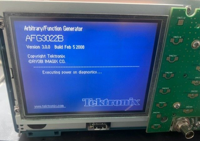 Генератор сигналов Tektronix AFG3022B