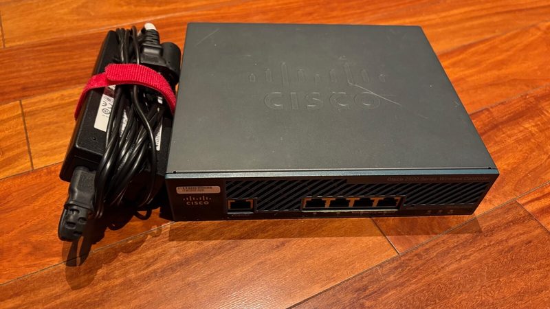 Контроллер Cisco AIR-CT2504-25-K9