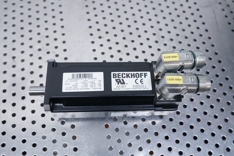 Серводвигатель Beckhoff AM3033-0E40-0000