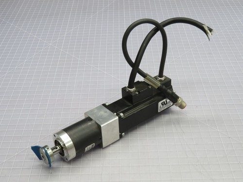 Серводвигатель Beckhoff AM3112-0400-0001