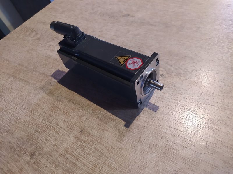 Серводвигатель Beckhoff AM8023-0E10-1001