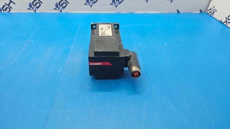 Серводвигатель Beckhoff AM8121-0F20-0000