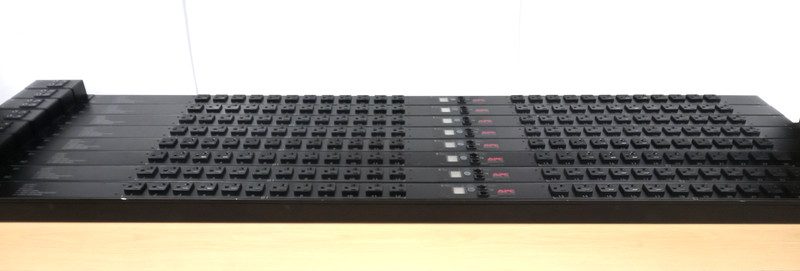 Блок розеток APC AP7832