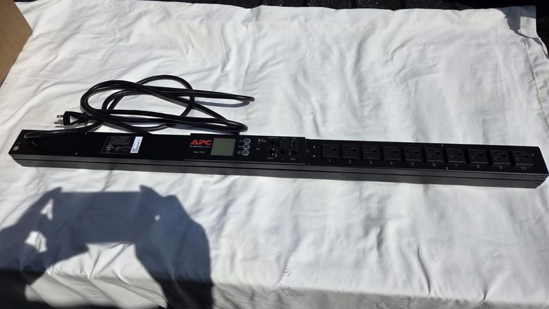 Блок розеток APC AP8831