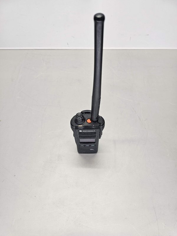 Радиостанция Motorola APX1000