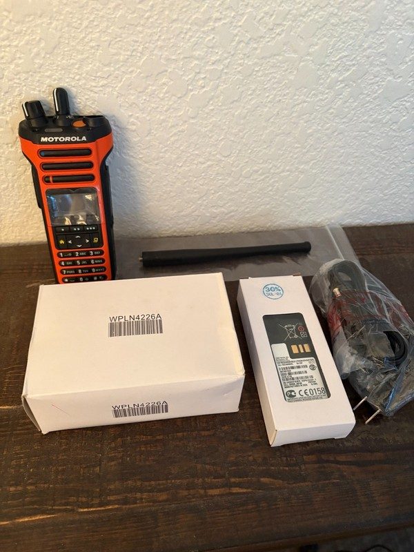 Радиостанция Motorola APX4000XH