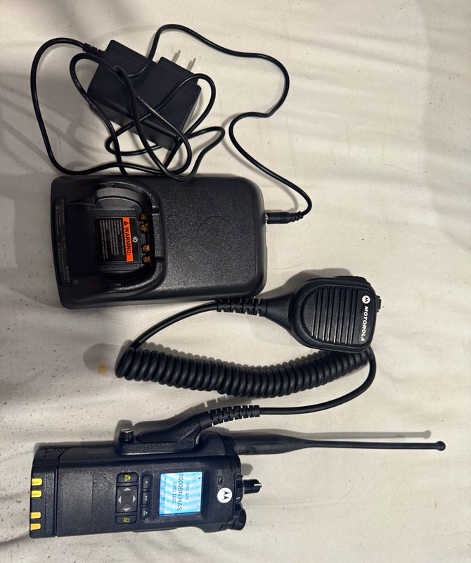 Радиостанция Motorola APX6000BN