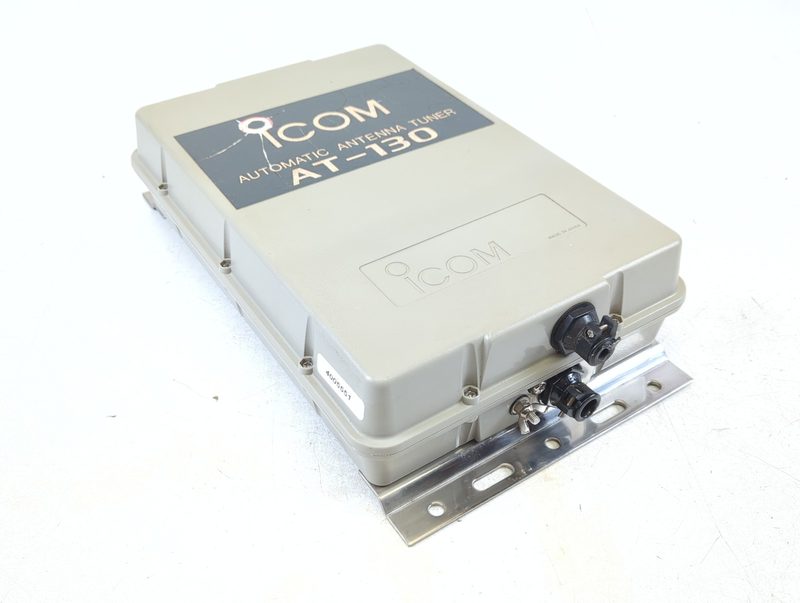 Радиостанция Icom AT-130