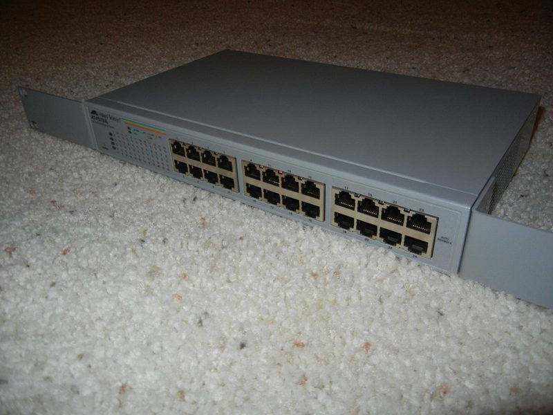Коммутатор Cisco AT-FS724L